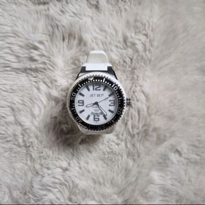 Jet Set Watch WB30 Large Chunky White Silicone Band Divers Black Accents J5444